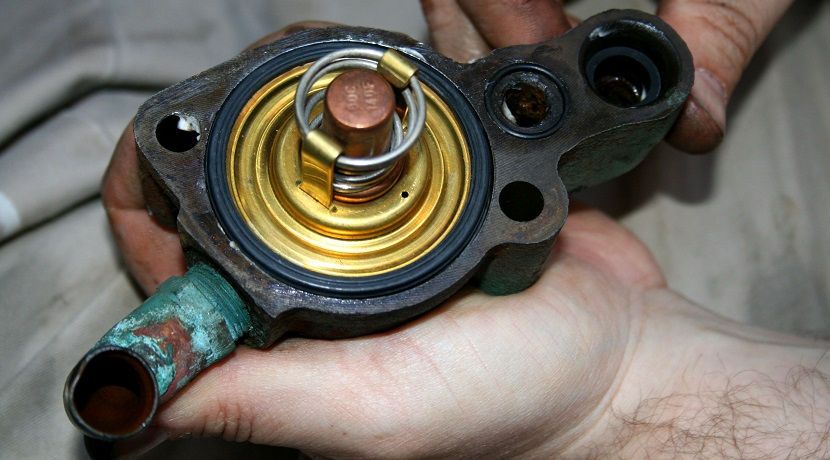 tapon termostato radiador en mal estado tapon termostato radiador en mal estado